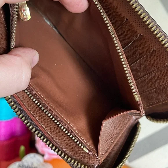 Authentic and rare Louis Vuitton Monogram Zippy Compact Wallet - Picture 10 of 12